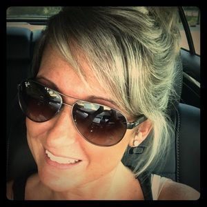 Meet your Posher, Brooke